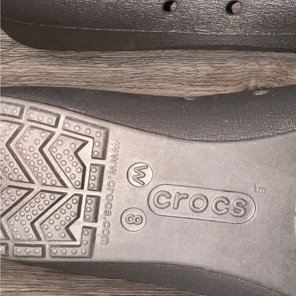 Crocs Women’s Slip-On Flats, Size 8 - Picture 3 of 3